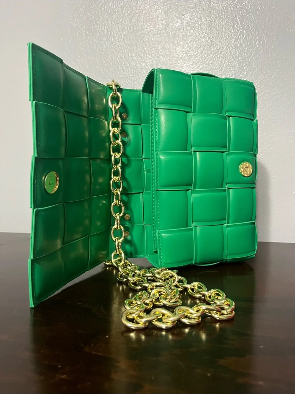 Green Padded Shoulder Bag with Chunky Gold Chain